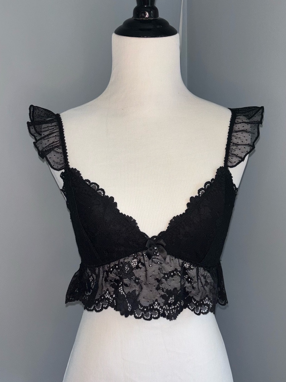 Urban Outfitters Lace Ruffle Bralette - Black